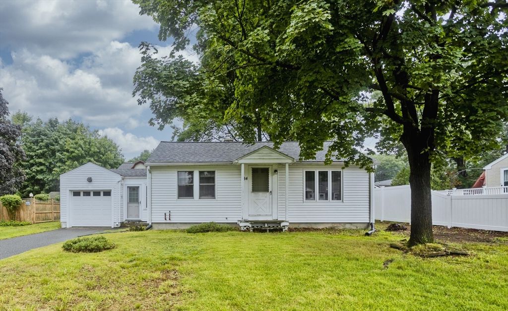 84 Bourbeau St, Chicopee, MA 01020