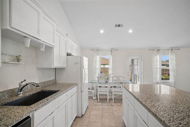 7223 S Laurel Place, Broken Arrow, OK 74011