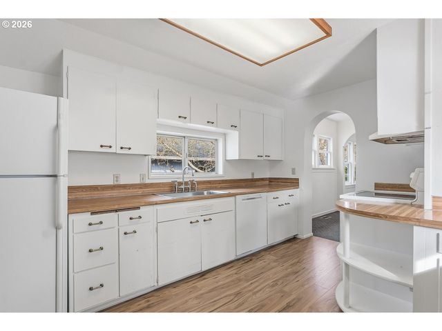 20350 Sw JOHNSON St, Beaverton, OR 97003