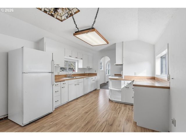 20350 Sw JOHNSON St, Beaverton, OR 97003