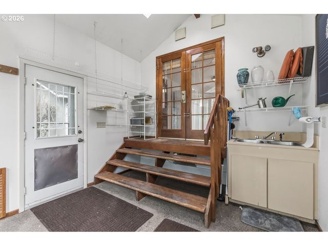 20350 Sw JOHNSON St, Beaverton, OR 97003