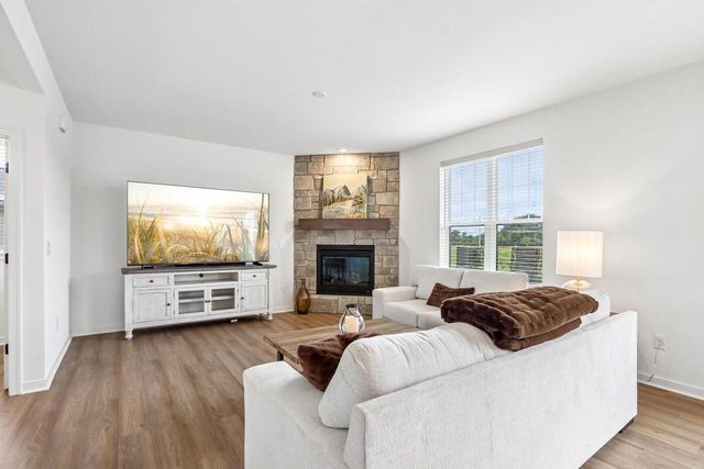 614 Twin Creeks DRIVE, Dousman, WI 53118