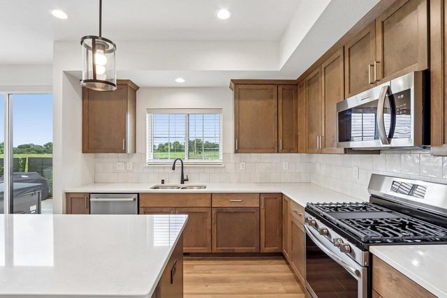 614 Twin Creeks DRIVE, Dousman, WI 53118
