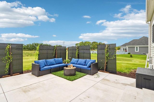 614 Twin Creeks DRIVE, Dousman, WI 53118