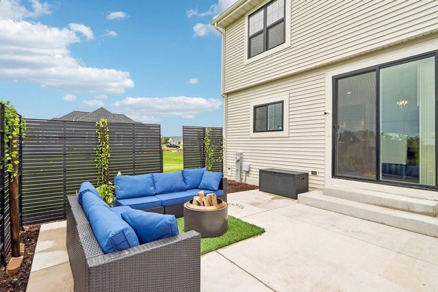 614 Twin Creeks DRIVE, Dousman, WI 53118