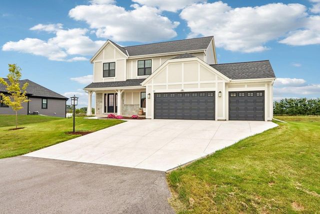 614 Twin Creeks DRIVE, Dousman, WI 53118