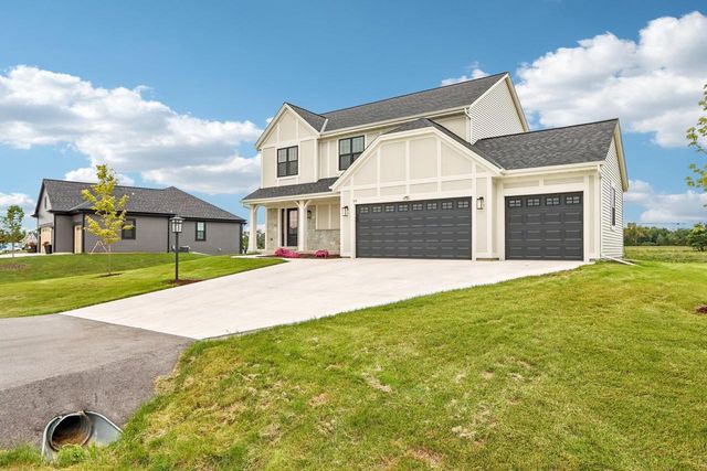 614 Twin Creeks DRIVE, Dousman, WI 53118