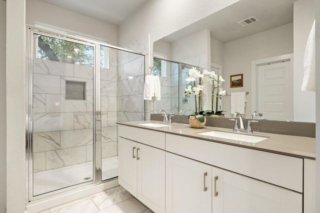 1136 Oak Chase WAY, Leander, TX 78641