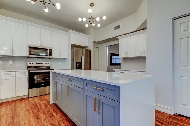 9311 HERITAGE OAK COURT, Tampa, FL 33647