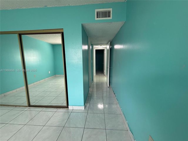 1555 W 44th Pl 305, Hialeah, FL 33012
