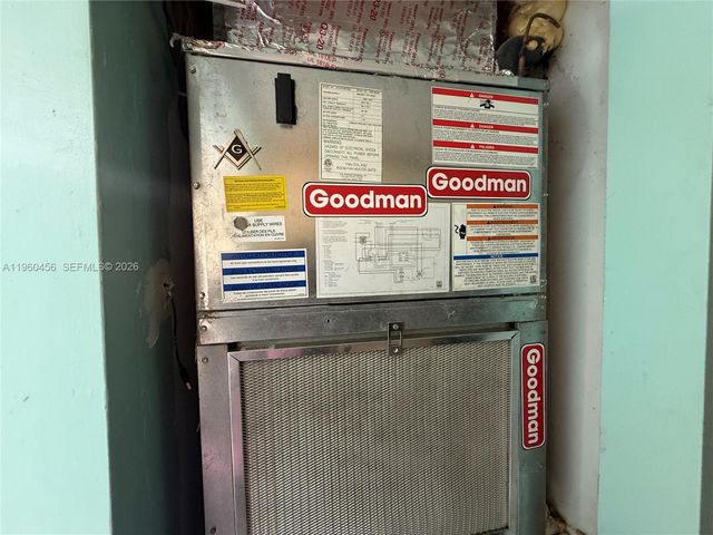 1555 W 44th Pl 305, Hialeah, FL 33012