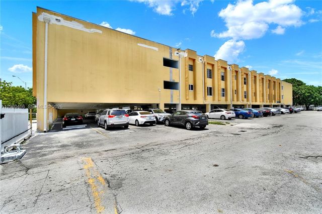 1555 W 44th Pl 305, Hialeah, FL 33012