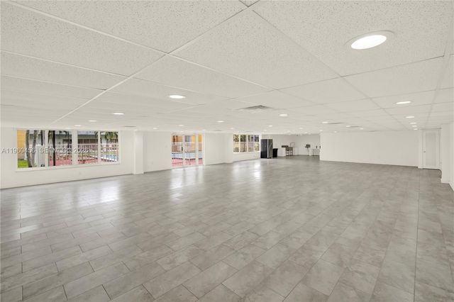 1555 W 44th Pl 305, Hialeah, FL 33012