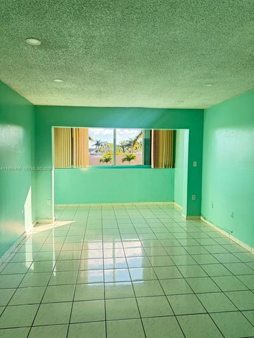 1555 W 44th Pl 305, Hialeah, FL 33012