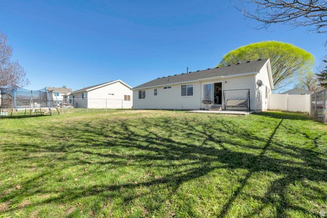 5207 MIDLAND DR, Roy, UT 84067