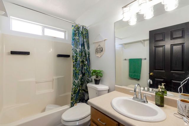 5207 MIDLAND DR, Roy, UT 84067