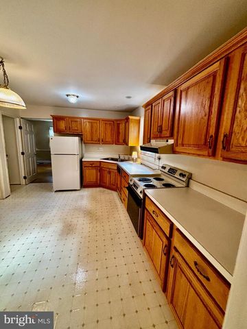 2811 CALVERTON BLVD, Silver Spring, MD 20904