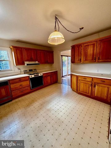 2811 CALVERTON BLVD, Silver Spring, MD 20904