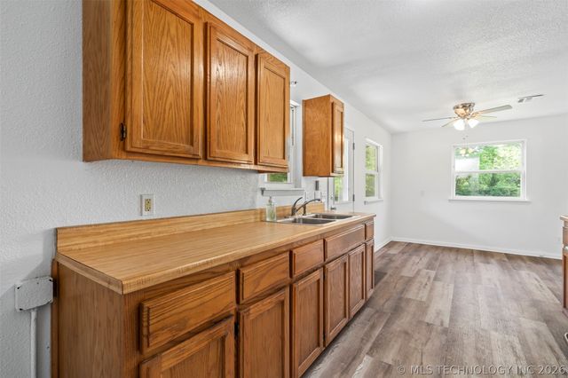 50272 568 Road, Colcord, OK 74338