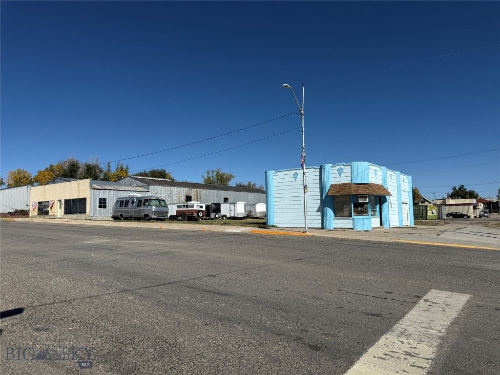 202 Central Avenue N, Harlowton, MT 59036 photo 2