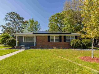 1102 E Texar Dr, Pensacola, FL 32503