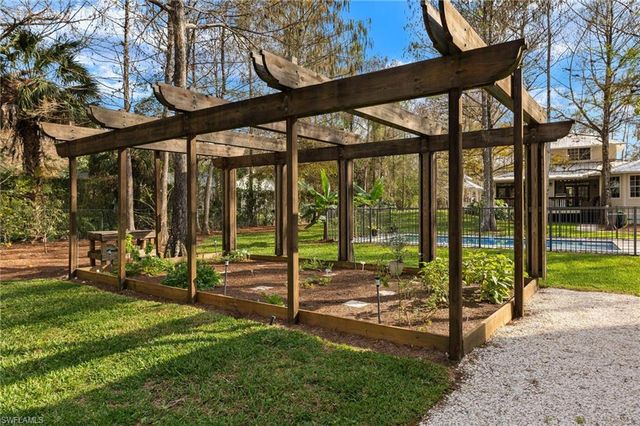 5271 Cherry Wood DR, Naples, FL 34119