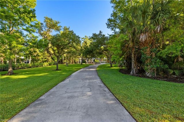 5271 Cherry Wood DR, Naples, FL 34119