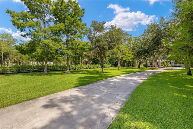 5271 Cherry Wood DR, Naples, FL 34119