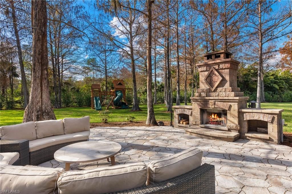 5271 Cherry Wood DR, Naples, FL 34119