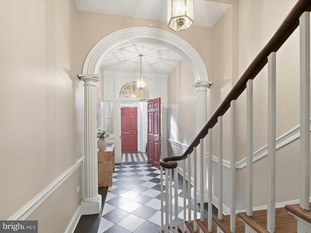 121-123 E KING ST, Lancaster, PA 17602