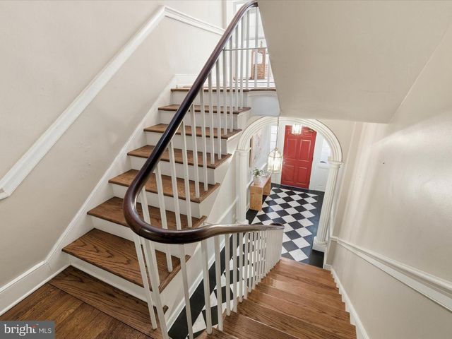 121-123 E KING ST, Lancaster, PA 17602