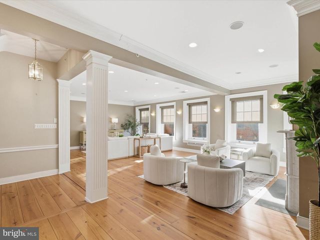 121-123 E KING ST, Lancaster, PA 17602