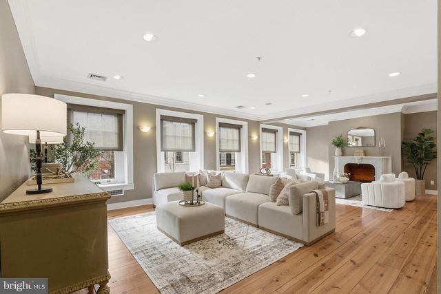 121-123 E KING ST, Lancaster, PA 17602