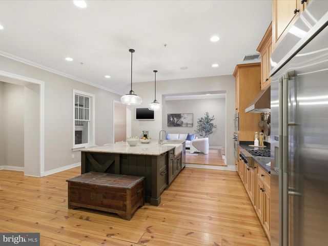 121-123 E KING ST, Lancaster, PA 17602