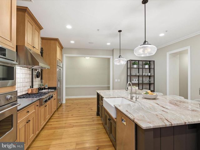 121-123 E KING ST, Lancaster, PA 17602