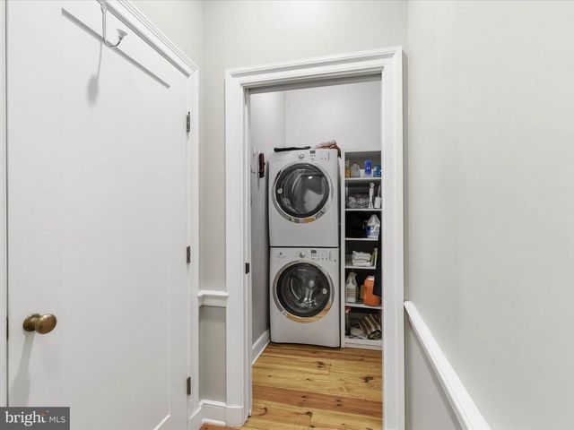 121-123 E KING ST, Lancaster, PA 17602