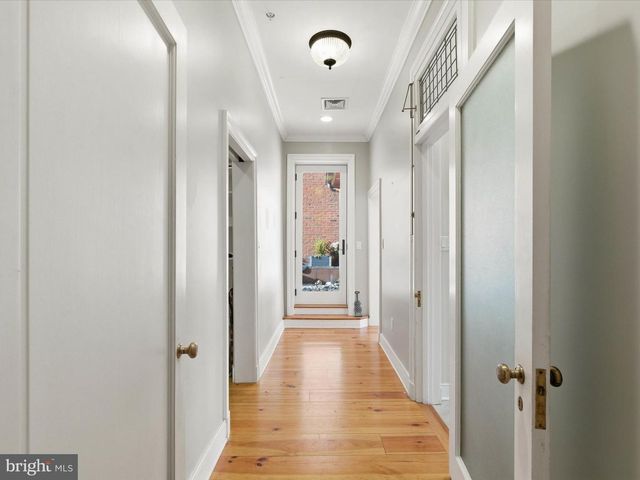 121-123 E KING ST, Lancaster, PA 17602