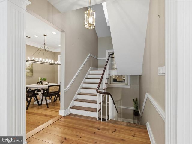 121-123 E KING ST, Lancaster, PA 17602