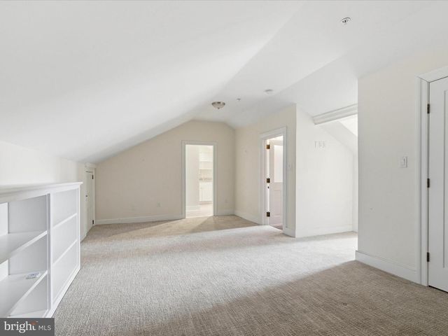 121-123 E KING ST, Lancaster, PA 17602