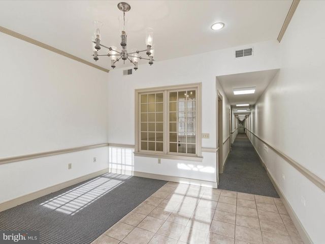 121-123 E KING ST, Lancaster, PA 17602