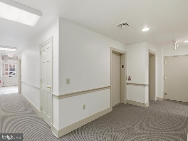 121-123 E KING ST, Lancaster, PA 17602