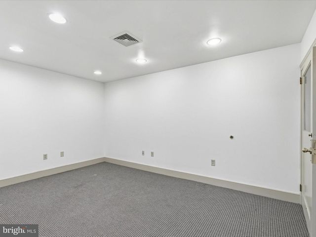 121-123 E KING ST, Lancaster, PA 17602