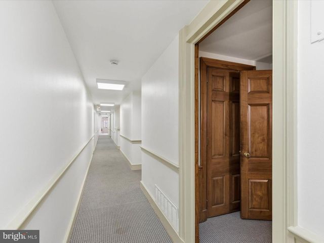 121-123 E KING ST, Lancaster, PA 17602