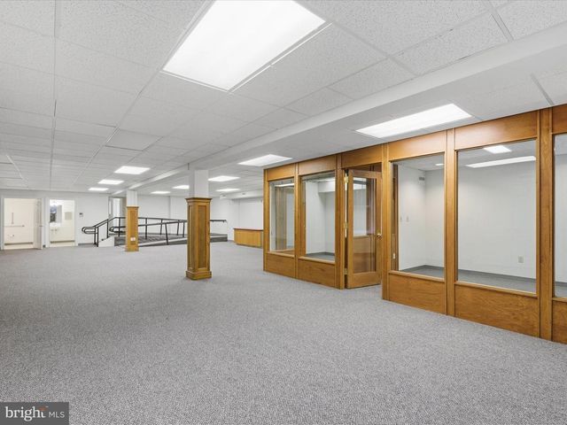 121-123 E KING ST, Lancaster, PA 17602