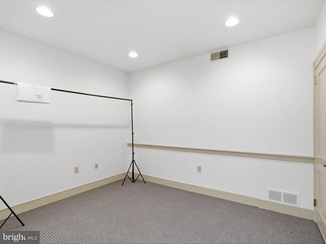 121-123 E KING ST, Lancaster, PA 17602