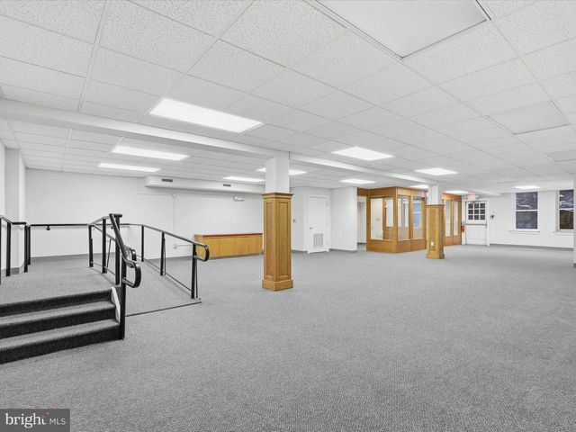 121-123 E KING ST, Lancaster, PA 17602