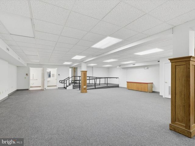 121-123 E KING ST, Lancaster, PA 17602