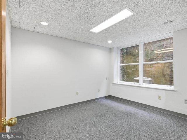 121-123 E KING ST, Lancaster, PA 17602