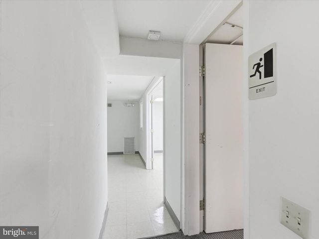 121-123 E KING ST, Lancaster, PA 17602