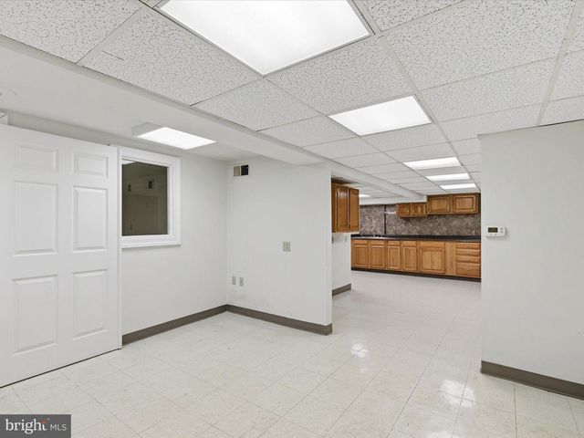 121-123 E KING ST, Lancaster, PA 17602